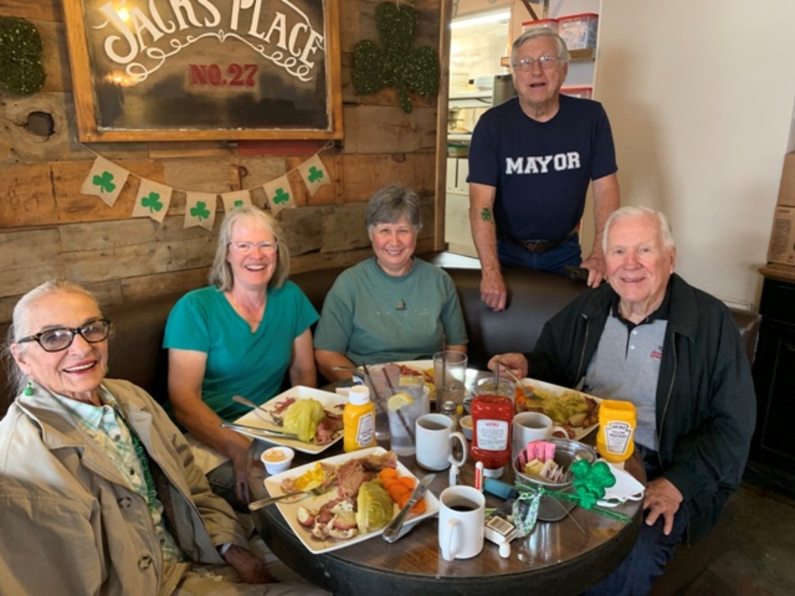 Leona Valley Sertoma members and friends enjoy the corn beef dinner at the 2022 St. Patrick's Day fundraiser, at Jack's Place.